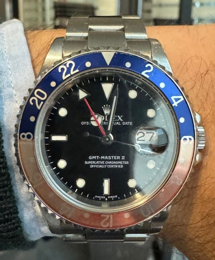 Rolex_GMT_Master_II_ref._16710T Photo by EMore98, via Wikimedia Commons