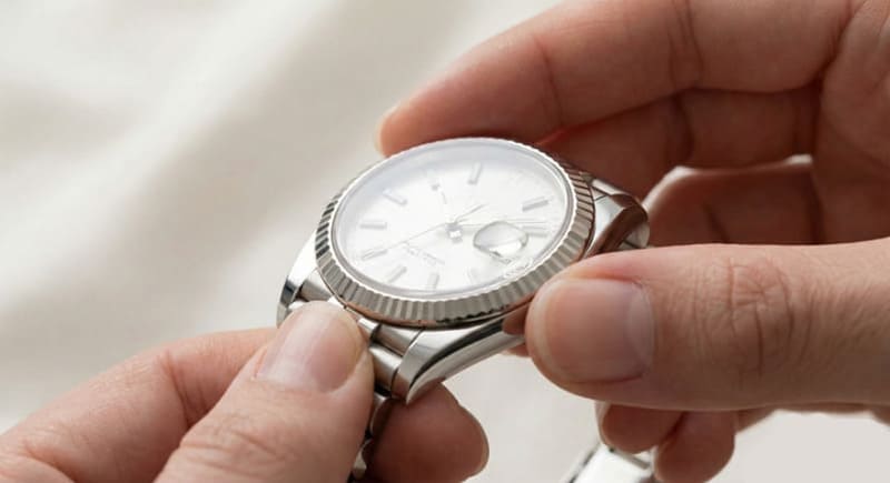 ロレックスの異音「カタカタ」は故障？それとも正常？のイメージ画像
